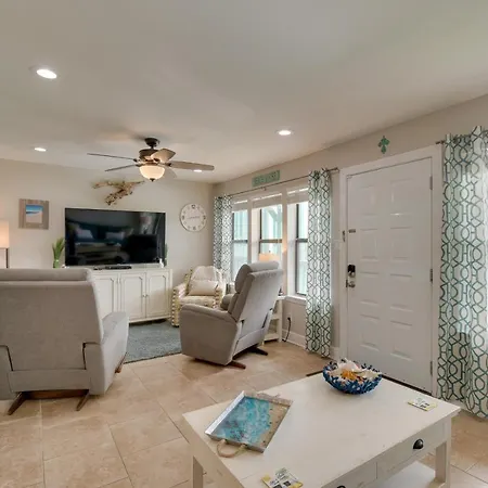 Vibrant Gulf Shores Getaway With Pool And Beach Access