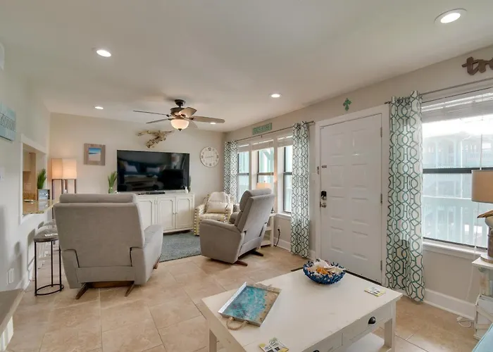 Vibrant Getaway W/ Pool & Access Holiday home *