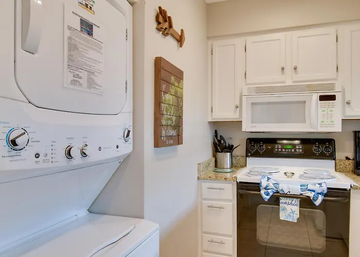 Vibrant Getaway W/ Pool & Access Holiday home Gulf Shores