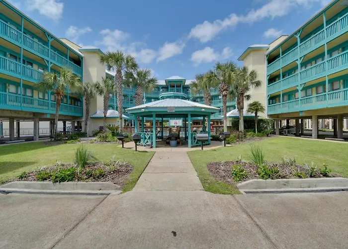 Vibrant Getaway W/ Pool & Access Holiday home Gulf Shores