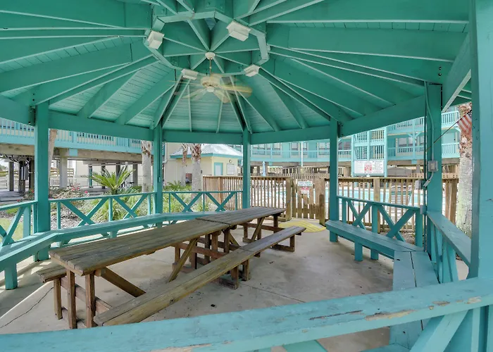 Vibrant Getaway W/ Pool & Access Holiday home Gulf Shores