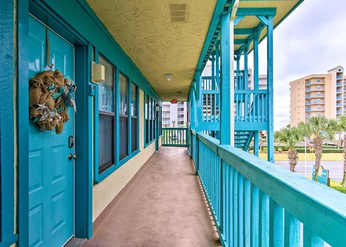Holiday home Vibrant Getaway W/ Pool & Access *